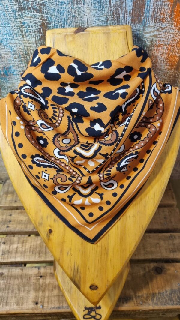 Bandana Animal Print - Image 3